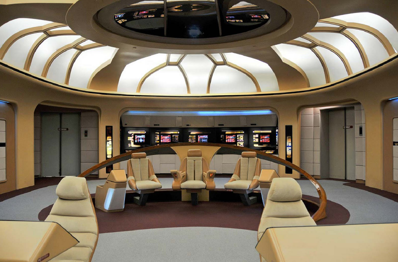 Illustration for article titled ST:TNG Enterprise D Bridge, Recreated!